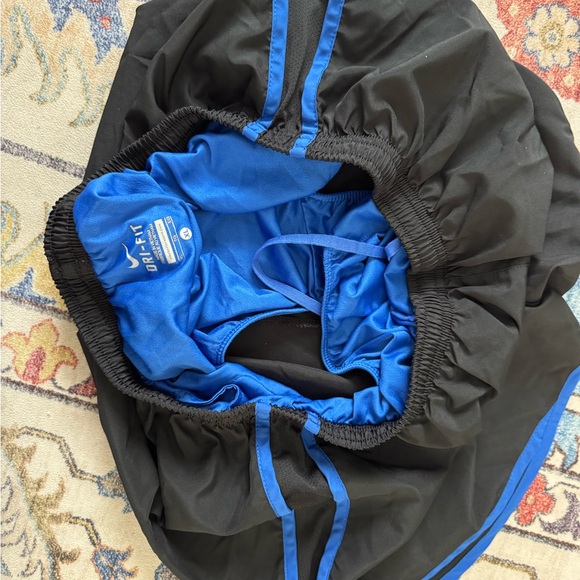 Nike Running Shorts - Picture 2 of 3